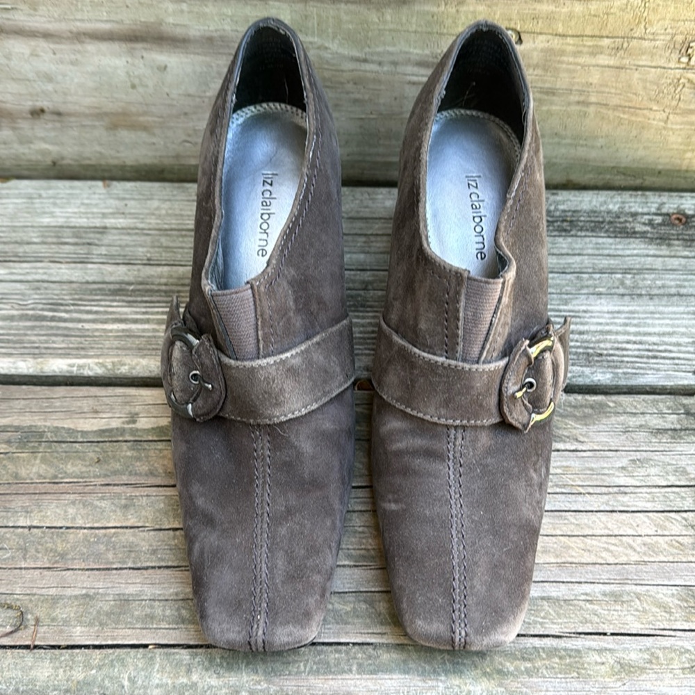 Liz Claiborne heels - slip on - Picture 2 of 8